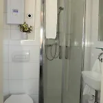 Apartment Gaestehaus Zum Rhein
