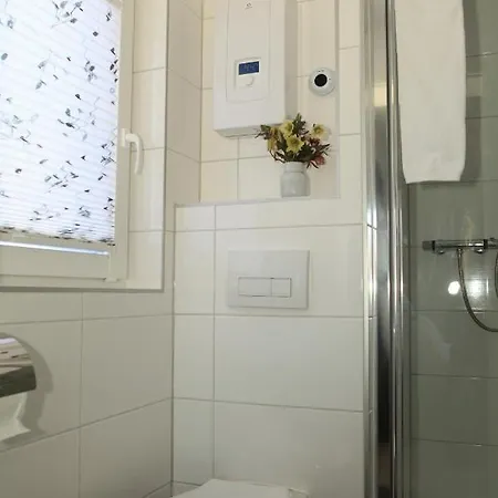 Gaestehaus Zum Rhein Apartment Rheinhausen